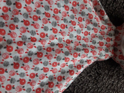 DPD/ Flach Kuscheltier Lang Rucksack Stoffe Obaibi Hase weiß grau Erbsenrot grau grau grau - Bild 2 von 5