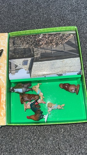 My Busy Books Bundle with Mat and Figures Mickey Mouse Peter Rabbit X2 Disney - Picture 6 of 6