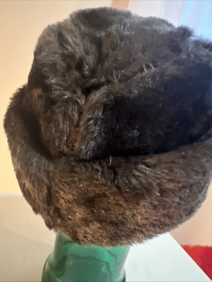 Sombrero de piel sintética estilo ruso de colección marrón chocolate talla mediana Foto 2 de 4