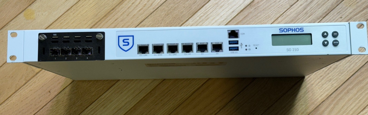 SOPHOS SG 210 V2 PFsense Pare-Feu Avec 120 Go Intel SSD 8 Go DDR3 EUR