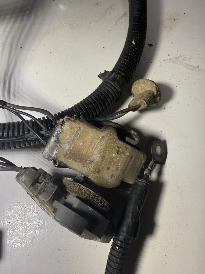 Arnés de cables para faros Chevrolet Suburban Tahoe GMC Yukon 1998 1999 15313012 Foto 4 de 4