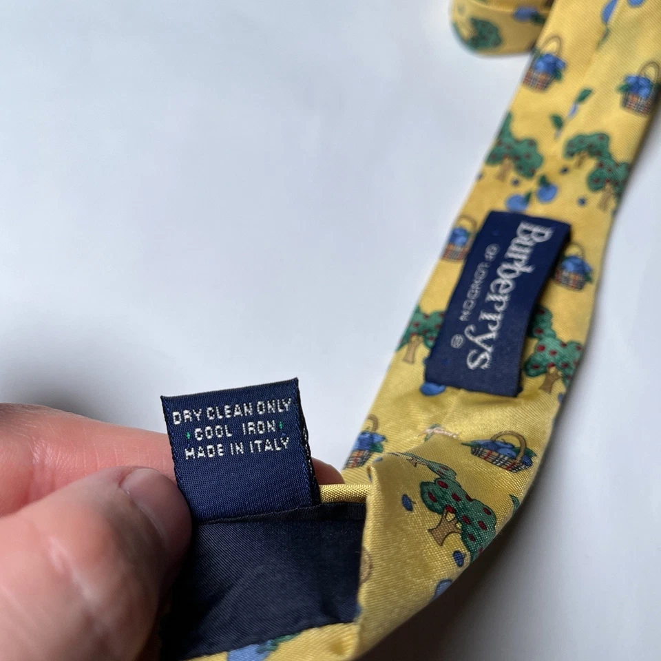 Corbata Burberry Estampado Arándano Seda Única Divertida Diseñador Amarilla Italia De Colección Foto 4 de 4
