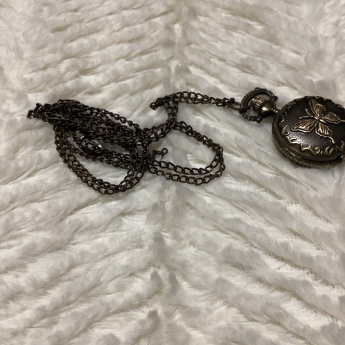 Butterfly Floral Chained Small Pocket Watch Not Tested Pop Open - 第 5/5 張圖片