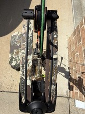 Mathews Archery Lift 33, 29.5", 70# Draw w/Accessories - Excellent condition!