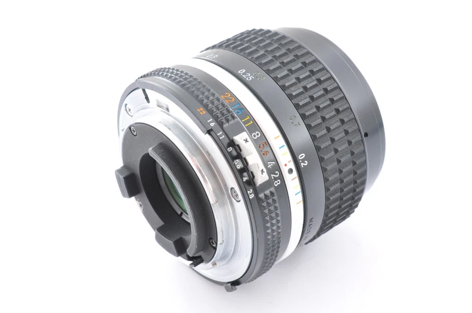 Lente gran angular SIC Nikon Ai-S Nikkor 28 mm f/2,8 AIS S/N 826xxx MF JAPÓN N COMO NUEVO Foto 2 de 4