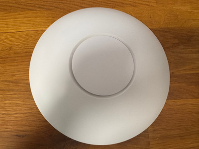 Ubiquiti UniFi UAP-AC-HD Access Point   4x4 MU-MIMO