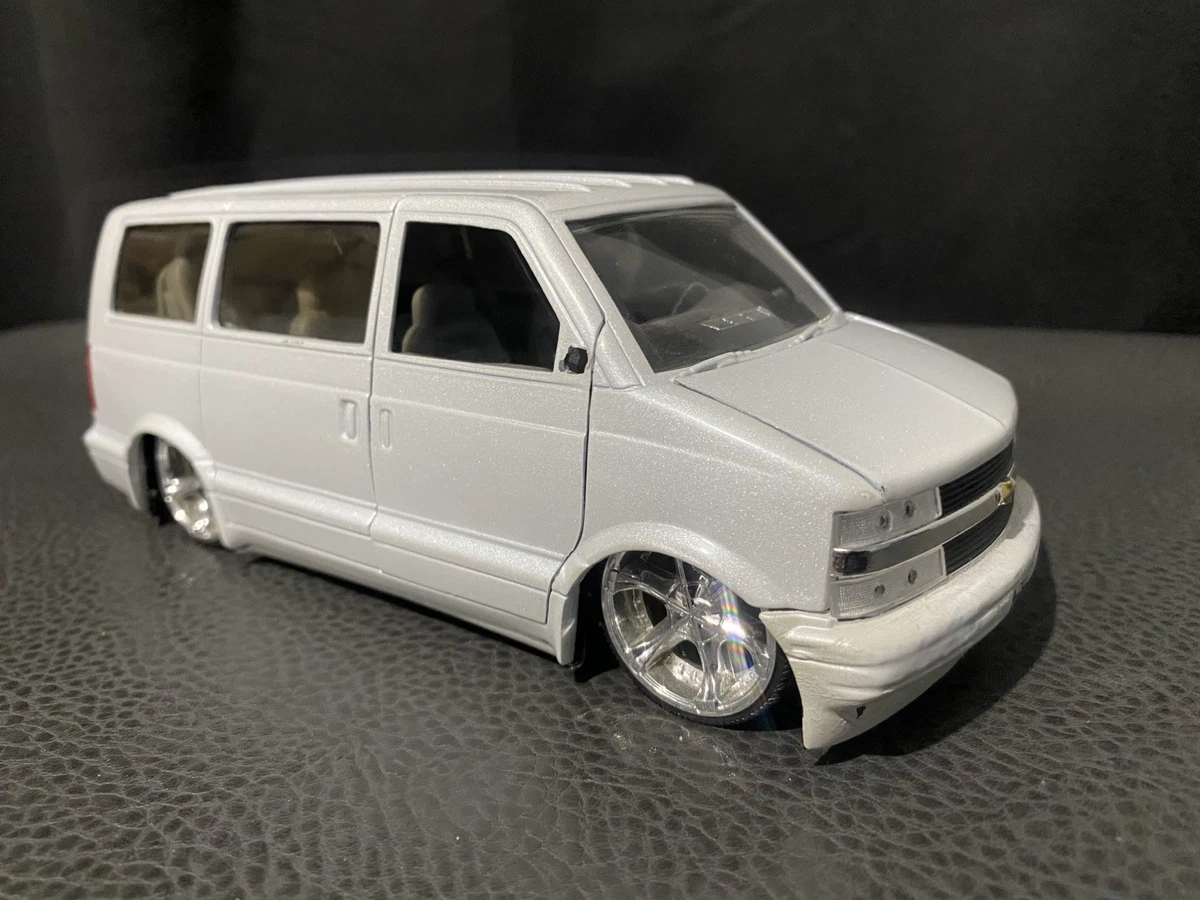 1:24 Chevrolet Diecast & Toy Vans for sale - eBay