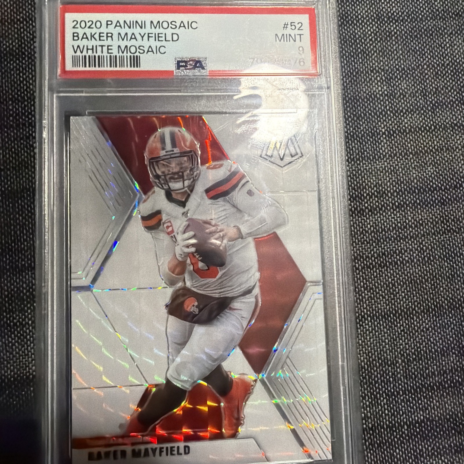 2020 Panini Mosaic Baker Mayfield #52 Mosaic White Prizm /25