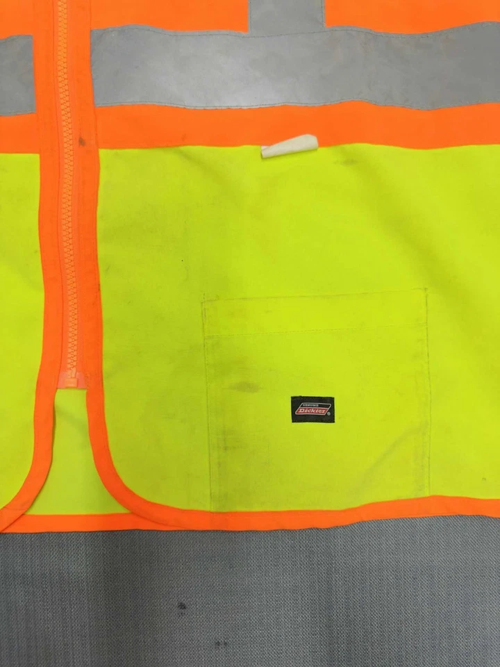 Dickies 3M Reflective Construction Vest Men's Size Medium Regular - Image 2 of 4