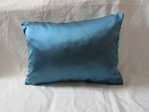 Designers Guild Velvet fabric Nabucco Cushions - Picture 22 of 58