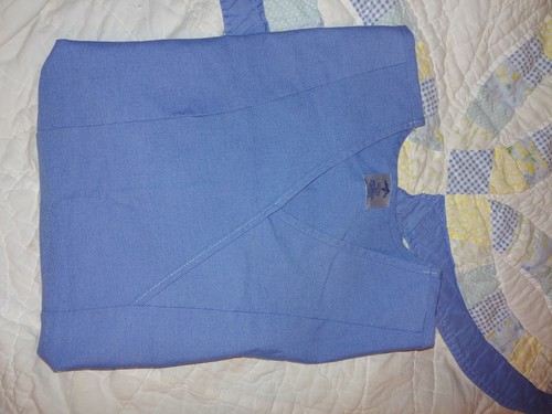 Medline Solid Blue Scrub Top Women's Size M Preowned - Picture 3 of 4