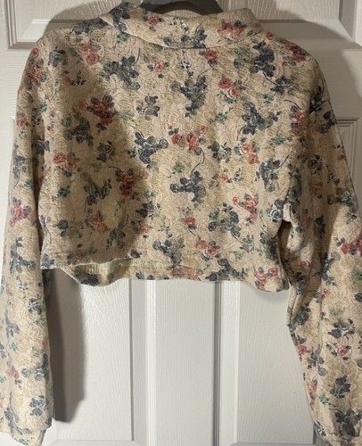 POL cropped Sweater Top. Long Sleeve Floral With A Lace Overlay Look. Small - Picture 3 of 5