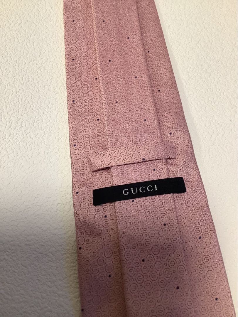 GUCCI pink circular pattern tie - image 1