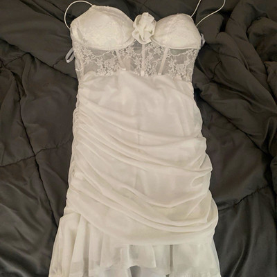 B. Darlin White Strapless Lace Ruched Ruffle Zip Bodycon Dress Size M