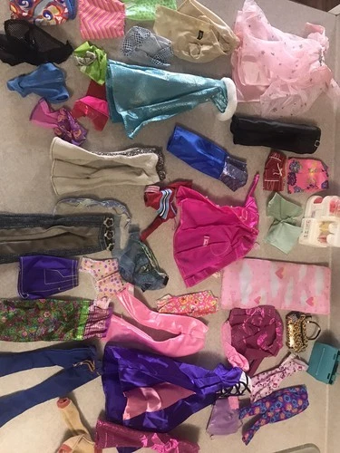 HUGE Lot of 145  Pieces Vintage Barbie Clothes & Accessories -vintage -nice!!