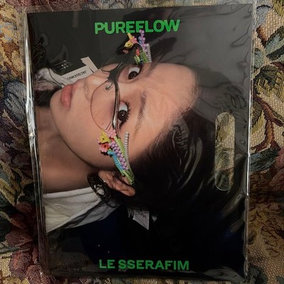 Le Sserafim Un Yunjin PUREFLOW Compact Photocard Opened Album