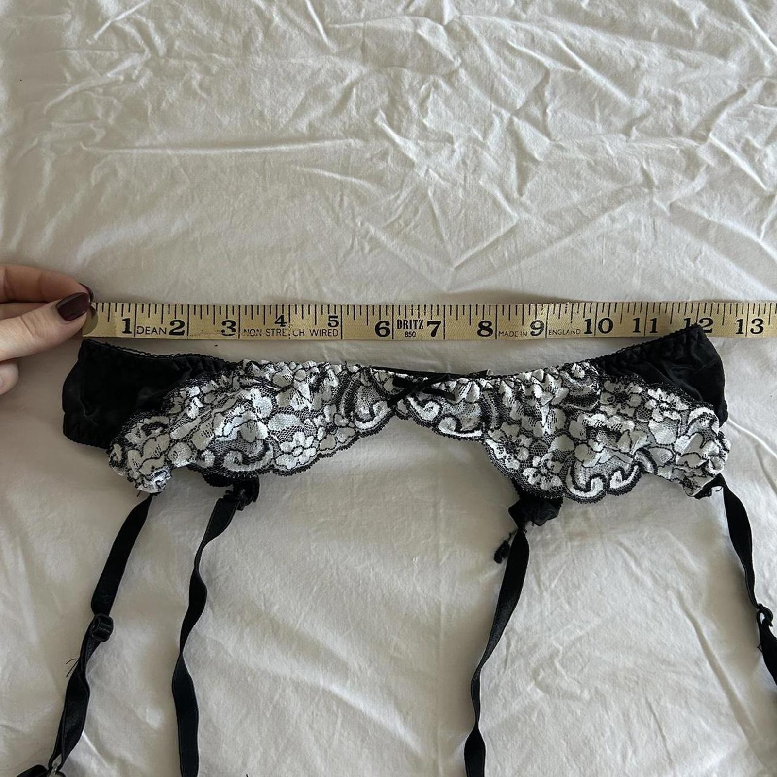 Vintage Black and white lace garter belt - image 3