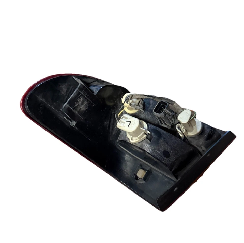 ⭐️ Luz trasera izquierda conductor SATURN Sl1 Sl2 2000-2002 sedán OEM Foto 3 de 4