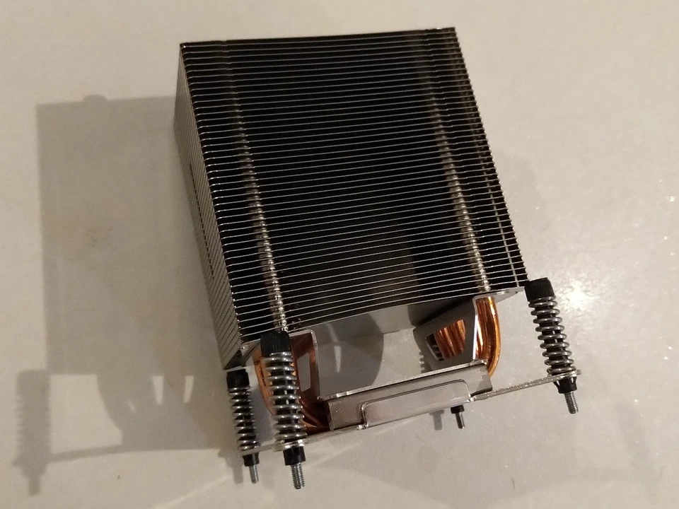 Supermicro SNK-P0035AP4 Rev.A CPU-Kühler 4U/4HE LGA1366 & LGA1356 & LGA775 - Bild 4 von 4