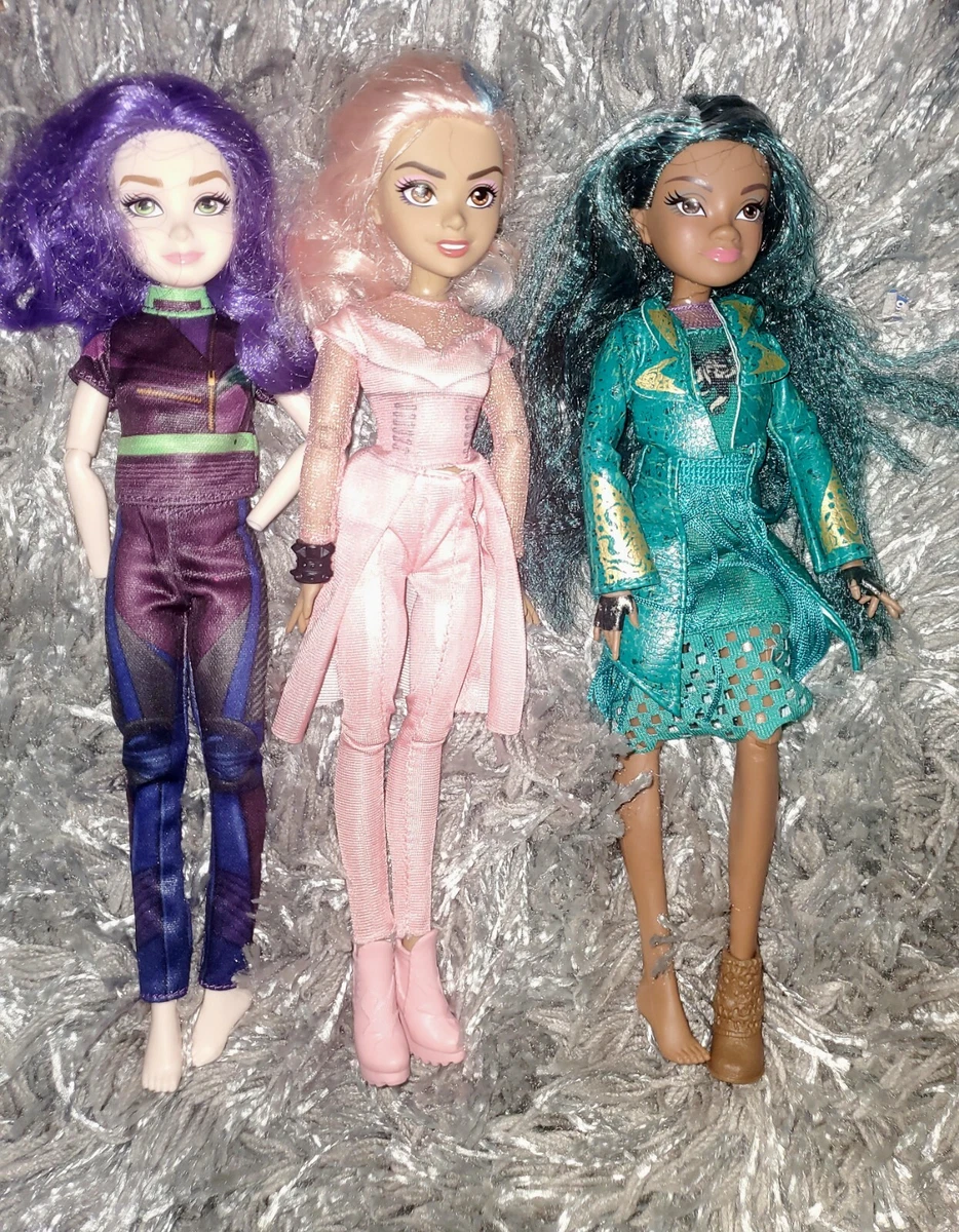 Disney's Descendants 3 Dolls - TOY HUNT at Target!, Mal vs Adurey