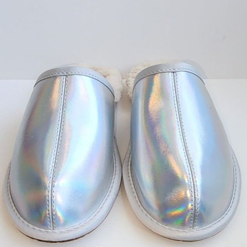 Zapatillas mula plateadas iridiscentes perladas de felpa UGG talla 6 nuevas sin etiquetas - Imagen 5 de 6