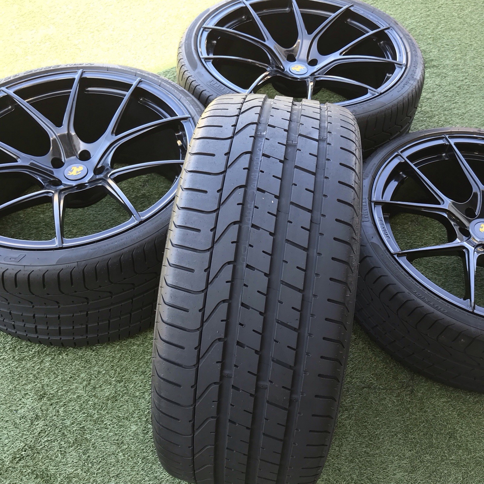 Ferrari F8 Front Left Wheel Black
