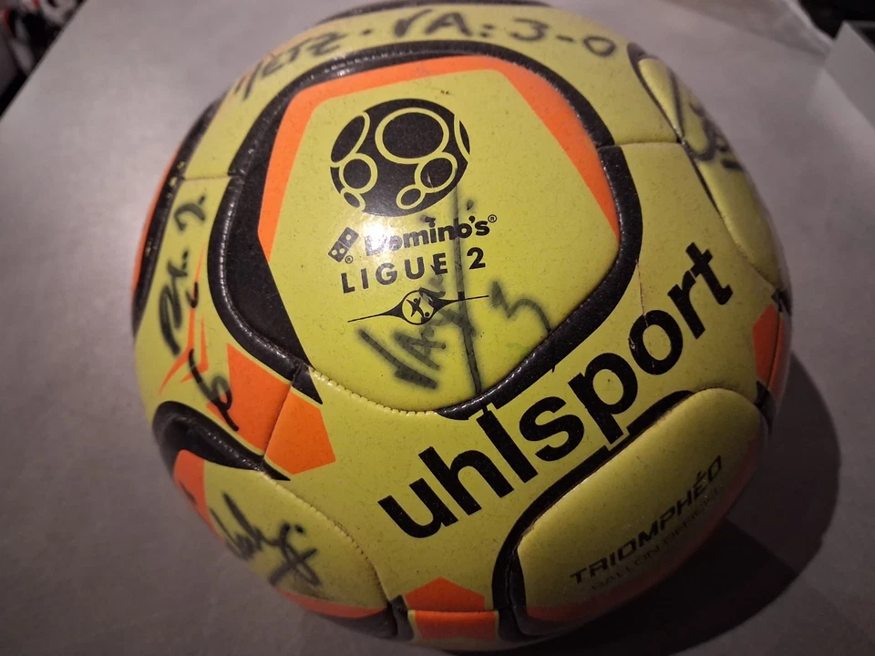 Ballon officiel BKT FC METZ dédicacé - Photo 2/4