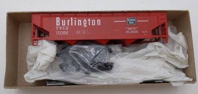 Roundhouse 3241 HO Burlington 3 Bay Offset Hopper Kit