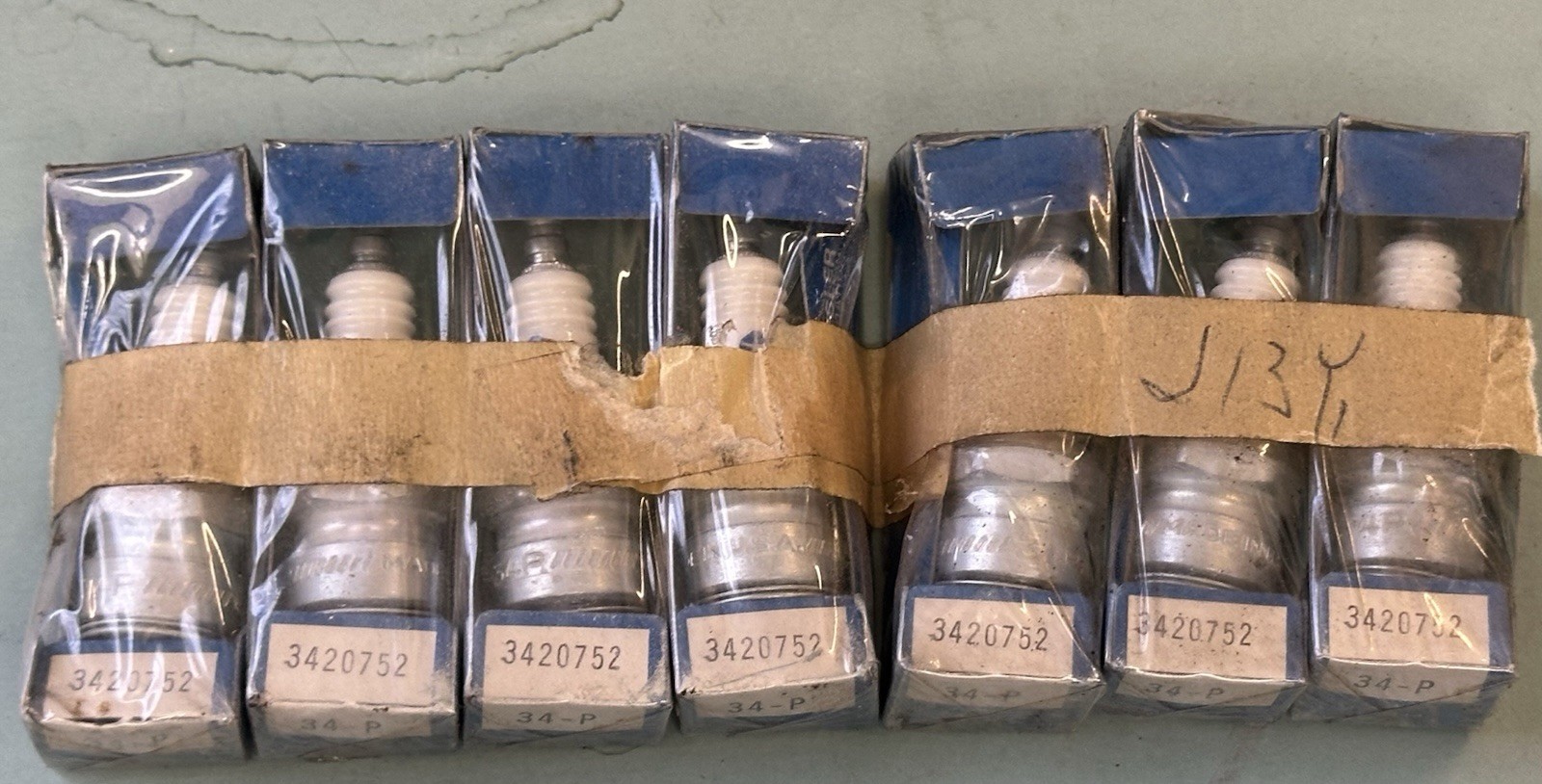7 NOS 60s 70s MOPAR 34P Spark Plugs Charger Road Runner Cuda Challenger GTX Hemi