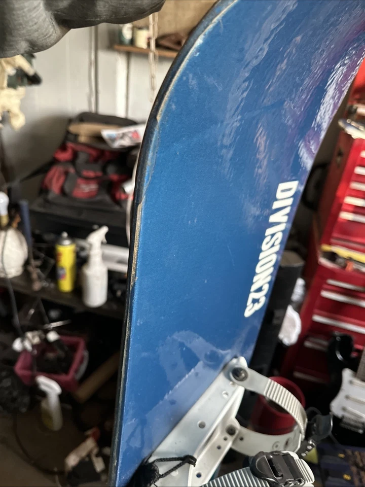 Division 23 Snowboard 57 Inch Long with OXYGEN Bindings - Image 4 of 4