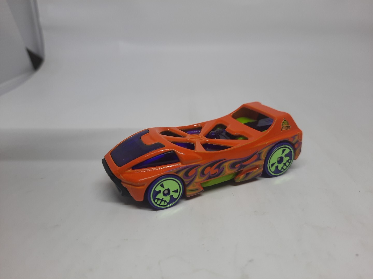 2020 Hot Wheels Kroger Halloween 4/6 NIGHT BURNER Orange wPurple Whl Green Skull