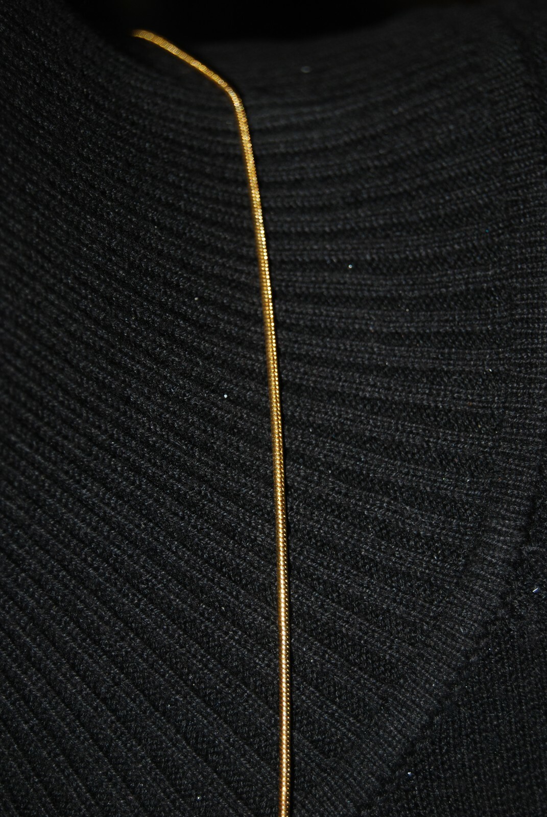 Elegant Vintage Bezel Set Faux Pearl Pendant On Golden Chain Statement Necklace