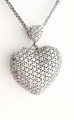 Women Heart Shaped 18kt Gold Diamond Pendant Necklace
