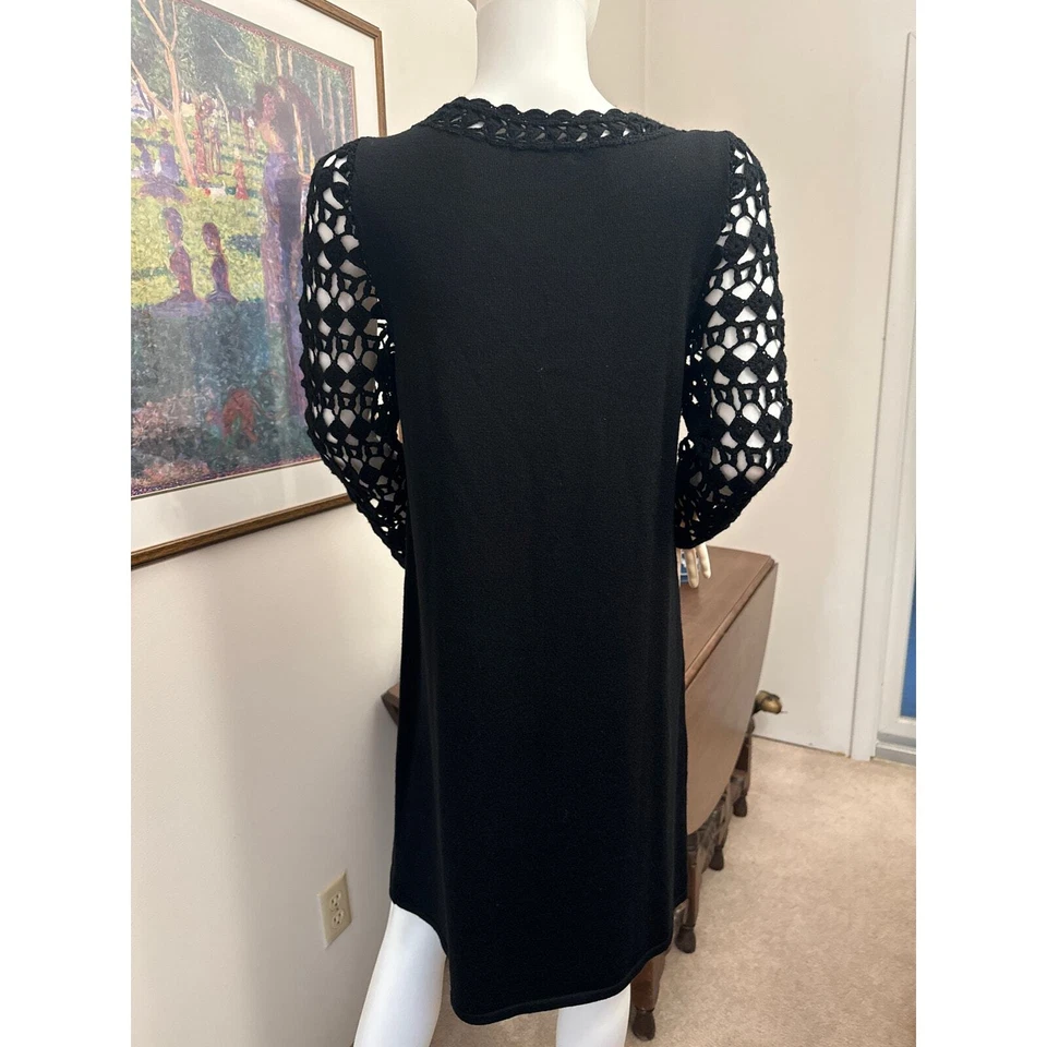 Vestido Suéter Lilly Pulitzer Kariana Negro Lana Crochet Talla Mediana Foto 4 de 4