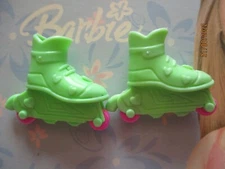 BARBIE DOLL / PAIR OF SHOES: BOOTS, PUMPS ....... (495)