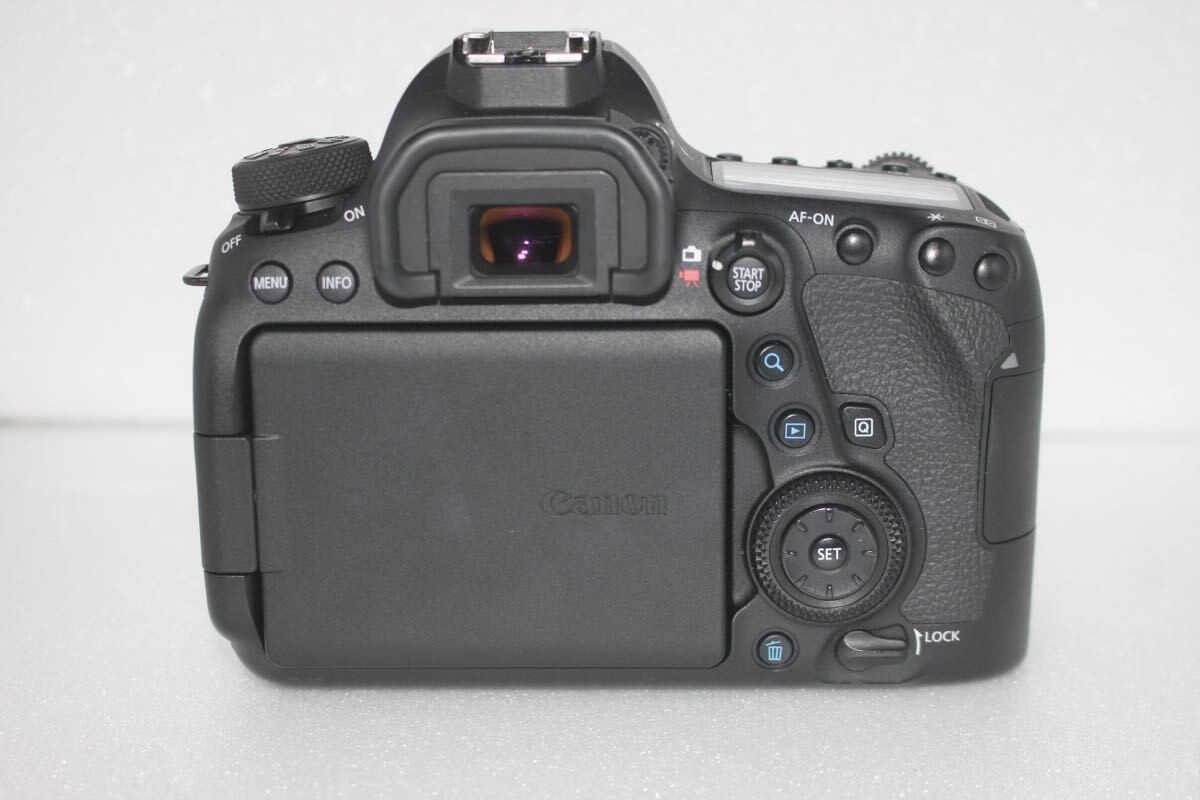 Canon Eos 6D Mark Ii Standard Lens Set/Canon Ef 35-80Mm1 4