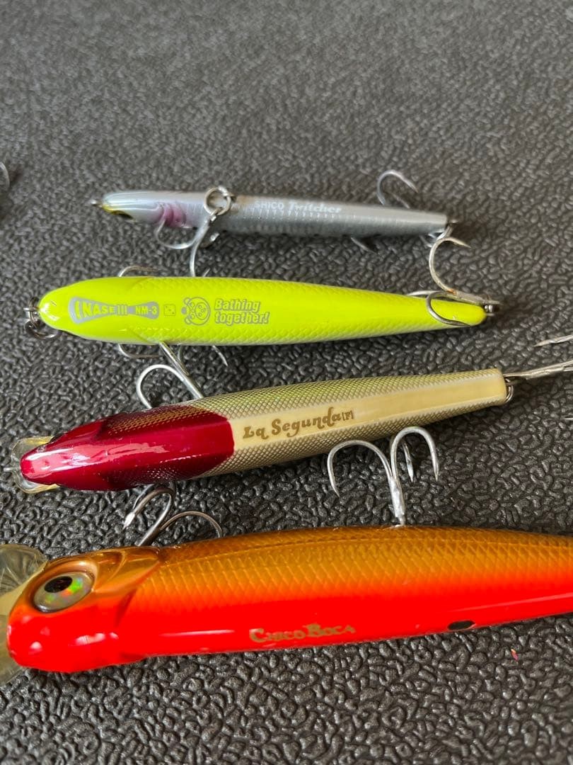 Lot of 9 saltwater lures, including Loaded and Pop Queen, etc. - Image 3