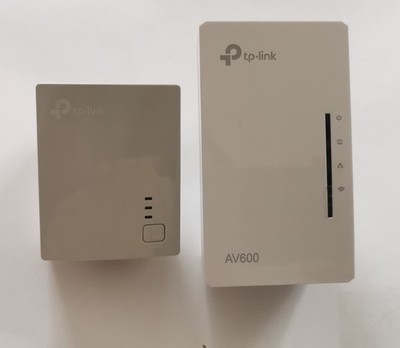 TP-LINK WPA4221KIT AV600 Powerline Extender - Weiß