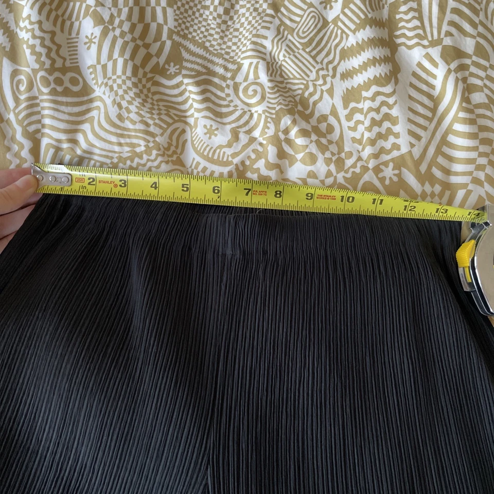 Vtg ISSEY MIYAKE Pleated Sz 4 High rise loose Flared Pants black Japan 27" waist - Image 4 of 4