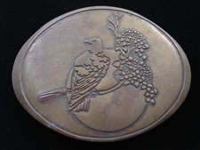 RE01107 VINTAGE 1970s  BALD EAGLE SITTING ON BRANCH  SOLID BRASS BELT BUCKLE
