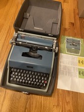 Vintage Olivetti Lettera 21 Portable Manual Typewriter w Case BLUE MADE IN SPAIN thumbnail