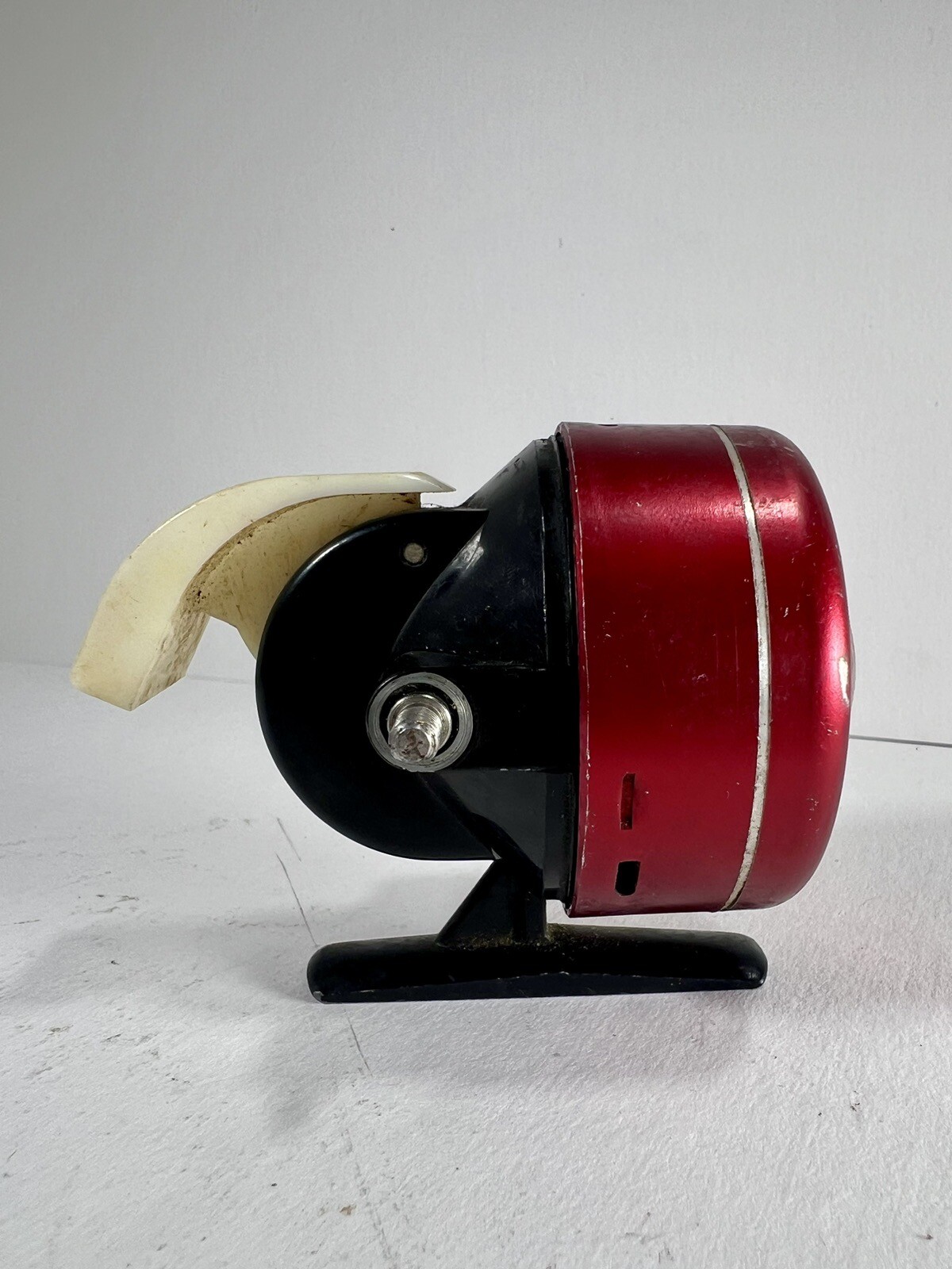 Vintage Spincast Reel Johnson Laker 140A (Storage 1) eBay