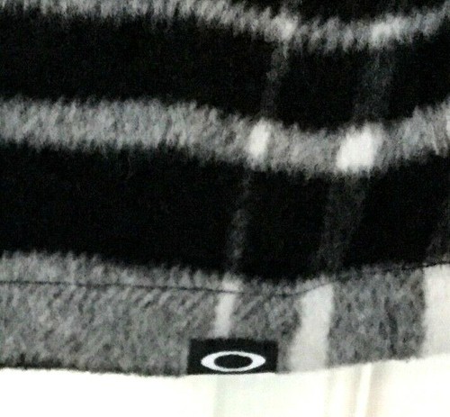 NEW WOMEN'S OAKLEY SMALL JACKET Black Plaid Wool w/ Faux Fur Collar w/ Tags - Picture 5 of 6