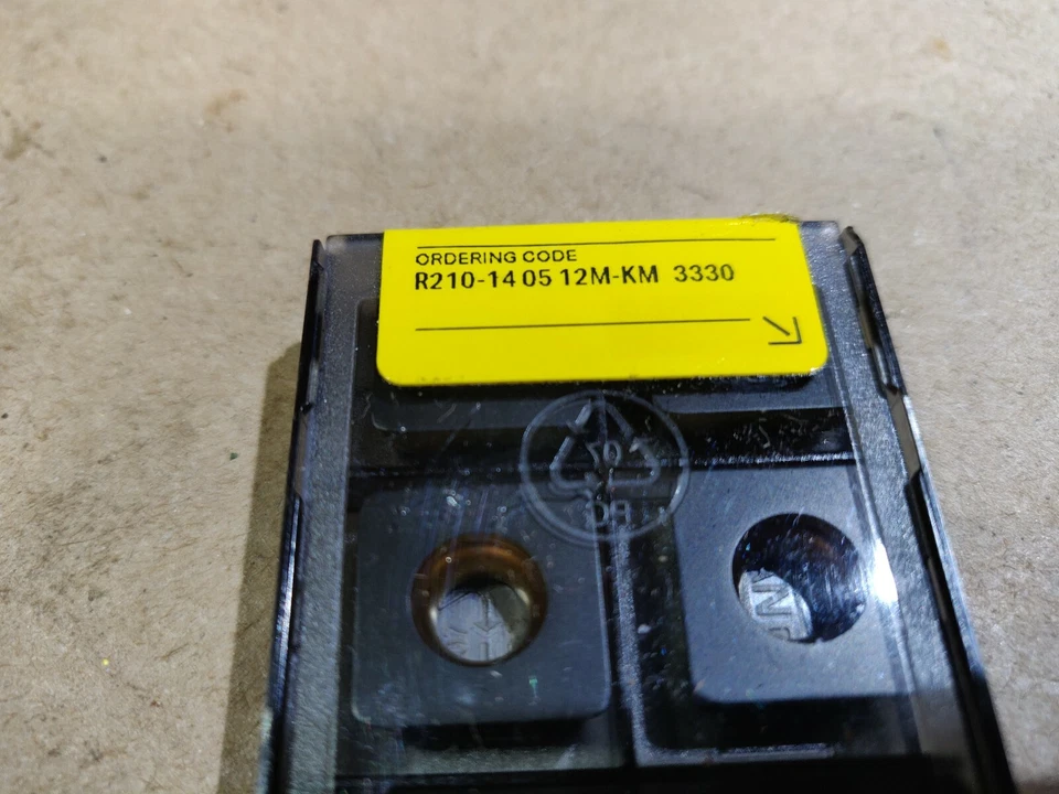 Inserto de fresado de carburo Sandvik Coromant R210-14 05 12M-KM 3330 (10-CANTIDAD) Foto 3 de 4