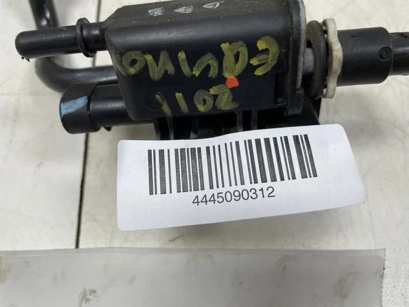 Chevrolet Equinox 2011 válvula solenoide de purga de bote evap de 2,4 L con manguera OEM+ Foto 2 de 4