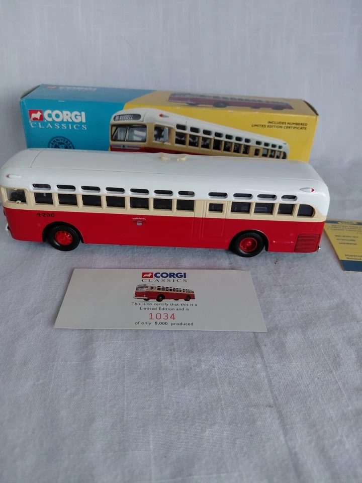 CORGI CLASSICS GM 4505 BUS Limited Edition #1034/5000 Model 54003 PSCity Transit - Image 3 of 4