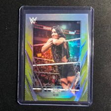 🐙ZG 2026 TOPPS CHROME WWE YELLOW REFRACTOR /275 AJ LEE #105