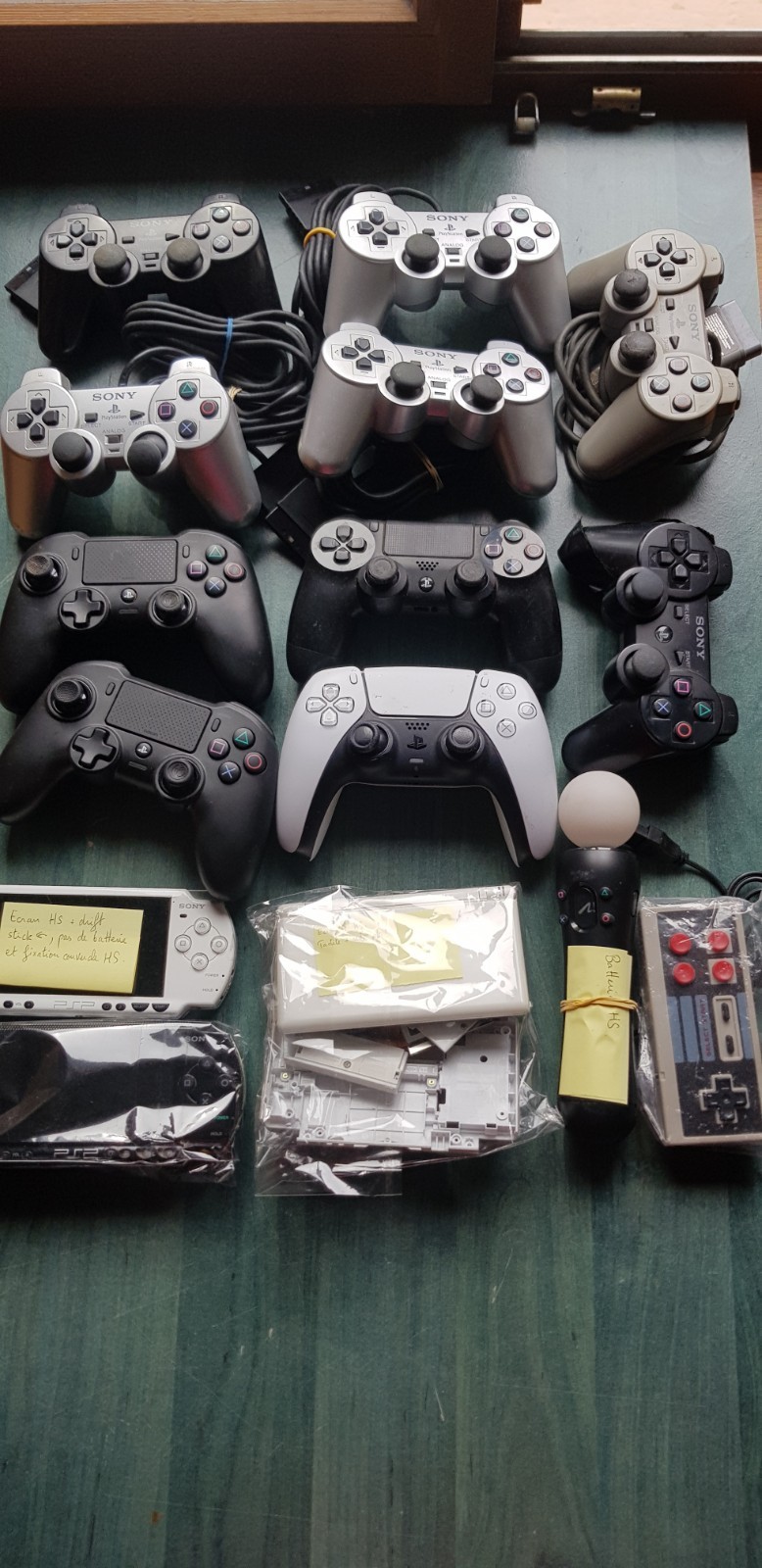 Lot Manettes Ps1 2 3 4 Ps5 2 Consoles Psp Pour Pièces