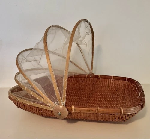 Vintage Handmade ‘Picnicking’ Basket W/ Attached Expandable Screen Enclosure