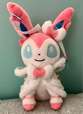 Pokemon Sylveon Santa Plush Frosty Christmas